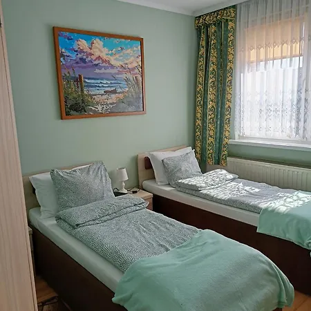 Latarnik فندق مبيت وإفطار *