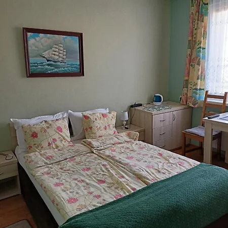 فندق مبيت وإفطار Latarnik Władysławowo