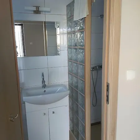 Latarnik Bed & Breakfast *