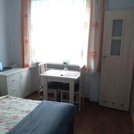 فندق مبيت وإفطار Latarnik Władysławowo