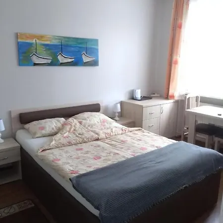Latarnik Bed & Breakfast