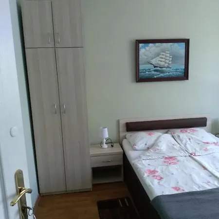 Bed & Breakfast Latarnik *