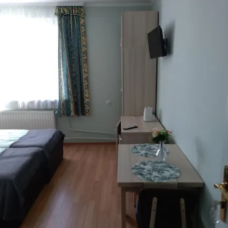 Latarnik فندق مبيت وإفطار